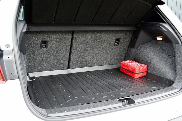 Seat Arona 1.0 TSI Xcellence Business Intense Rijklaarprijs-Garantie Navigatie Led Camera Airco Apple carplay
