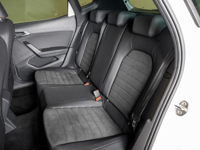 Seat Arona 1.5 TSI EVO FR / 150pk / Beats audio / Adaptieve cruise control / Stoelverwarming / Apple carplay / Virtuele cockpit /