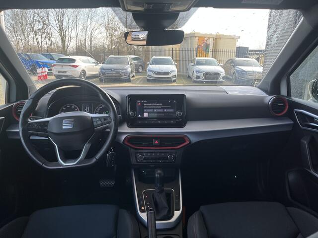 Seat Arona 1.5 TSI EVO 150pk DSG FR Business Intense / LED / App-Connect / Climate Control / Camera / Donker glas / 17" LMV