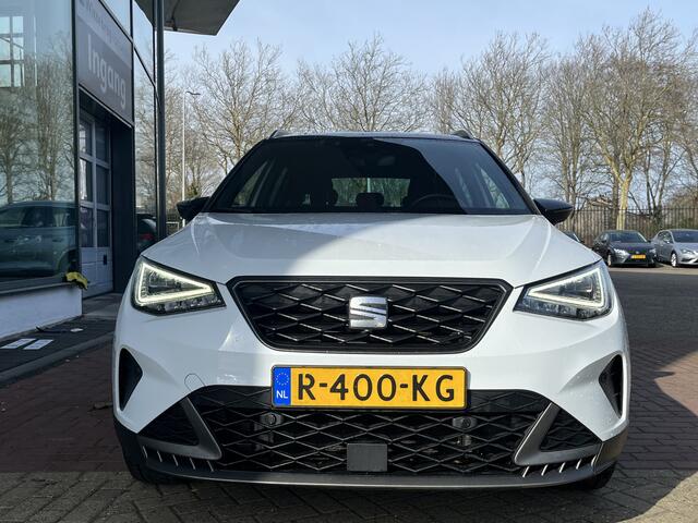 Seat Arona 1.5 TSI EVO 150pk DSG FR Business Intense / LED / App-Connect / Climate Control / Camera / Donker glas / 17" LMV