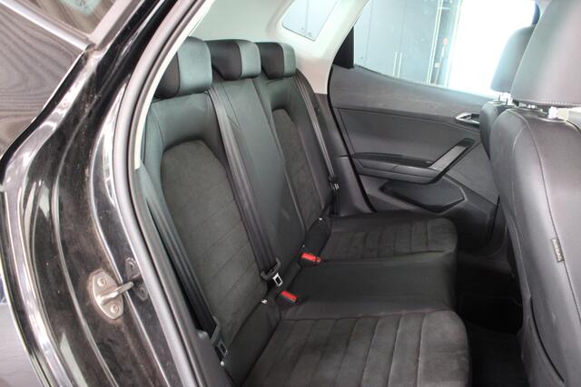 Seat Arona 1.0 TSI Style Business Intense Automaat / 17'' LMV / BEATS audio /