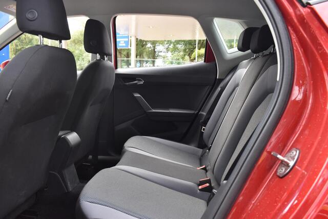 Seat Arona 1.0 TSI Style Business Intense Carplay Navigatie | BSM | Climate en Cruise Control | 12 mnd BOVAG garantie | Whatsapp 06-53188999