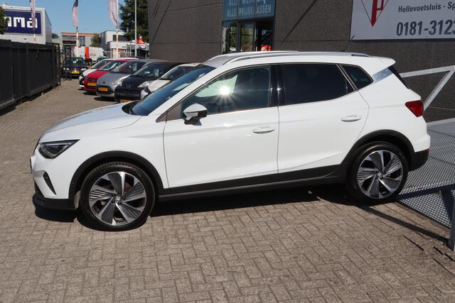 Seat Arona 1.0 EcoTSI Style Business Connect Automaat! Stoelverwarming/Apple carplay/Achteruitrijcamera/Parkeersensoren/Dodehoek detectie