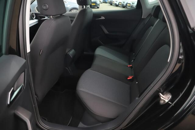 Seat Arona 1.0 TSI Style Business Intense Virtual Cockpit 17 inch LMV Navigatie Carplay Android Stoelverwarming Climate Cruise Control LED