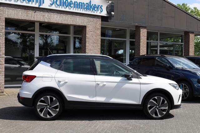 Seat Arona 1.0 TSI Xperience CAMERA DAB LEER/ALCANTARA CARPLAY SFEERVERLICHTING CRUISE 18"LMV PARK-ASSIST STUURFLIPPERS DUO-TONE