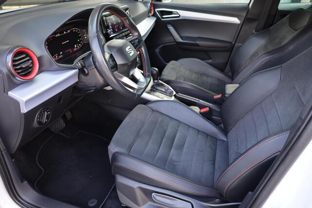 Seat Arona 1.0 TSI Xperience CAMERA DAB LEER/ALCANTARA CARPLAY SFEERVERLICHTING CRUISE 18"LMV PARK-ASSIST STUURFLIPPERS DUO-TONE