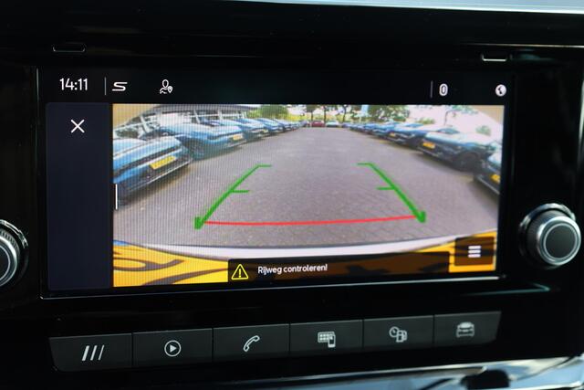 Seat Arona 1.0 TSI Xperience CAMERA DAB LEER/ALCANTARA CARPLAY SFEERVERLICHTING CRUISE 18"LMV PARK-ASSIST STUURFLIPPERS DUO-TONE