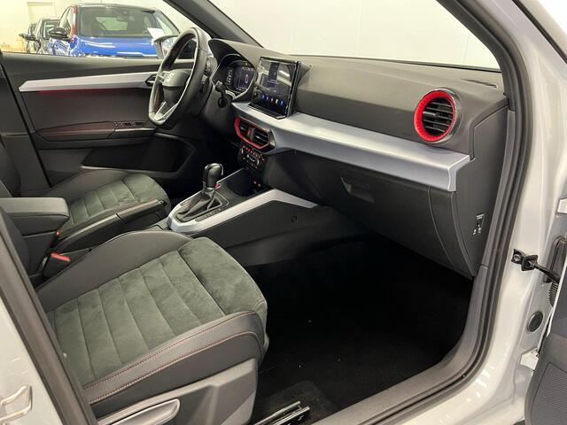 Seat Arona 1.5 TSI 150PK / DSG AUTOMAAT/ FR / WIT met zwart dak.
