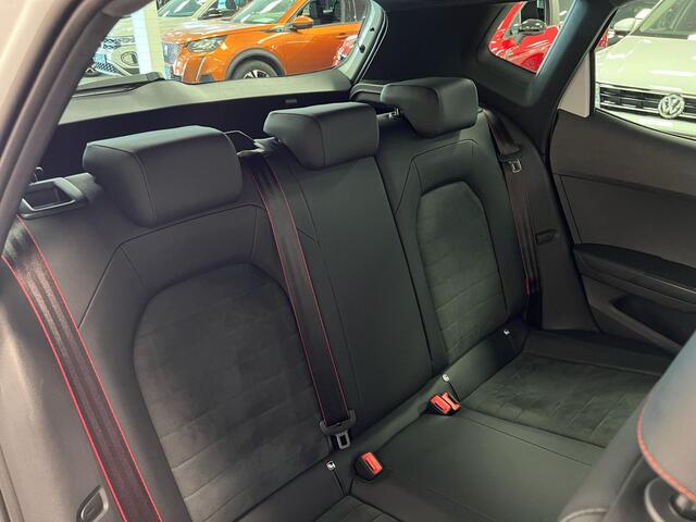Seat Arona 1.5 TSI 150PK / DSG AUTOMAAT/ FR / WIT met zwart dak.