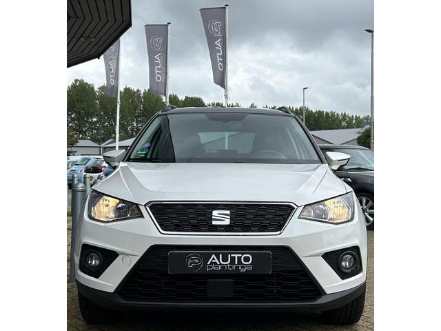 Seat Arona 1.0 TSI Style Business Intense | LUXE | 1e Eigenaar | NL AUTO | NAP | Achteruitrijcamera | Dodehoekdetectie | Adaptive Cruise Control | Carplay | Navigatie | Climate Control | Parkeersensoren Voor en Achter | Keyless Entry en Start | 2 Sleutels |