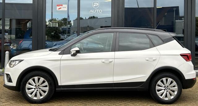 Seat Arona 1.0 TSI Style Business Intense | LUXE | 1e Eigenaar | NL AUTO | NAP | Achteruitrijcamera | Dodehoekdetectie | Adaptive Cruise Control | Carplay | Navigatie | Climate Control | Parkeersensoren Voor en Achter | Keyless Entry en Start | 2 Sleutels |