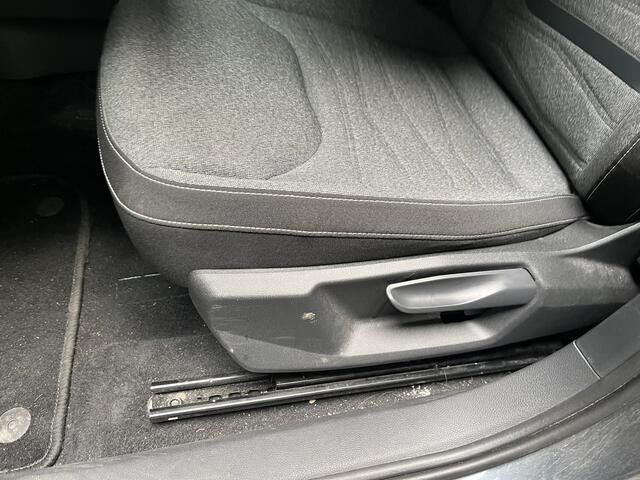 Seat Arona 1.0 TSI Xperience / AUTOMAAT/ DIGITAL DASH/ CRUISE/ NAVI/ FULL LINK/ CLIMATE/ STOELVERWARMING/ KEYLESS/ PARK. SENSOREN + CAMERA