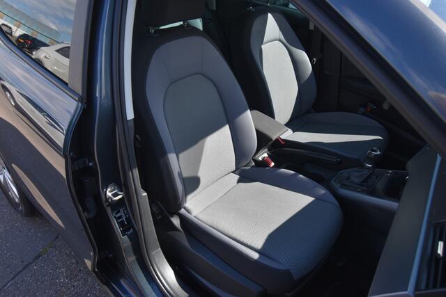 Seat Arona 1.0 TSI Style Business Intense , CLIMATR , CR CONTR , A UITRIJ CAM , LMV16 , PDC V+A ,