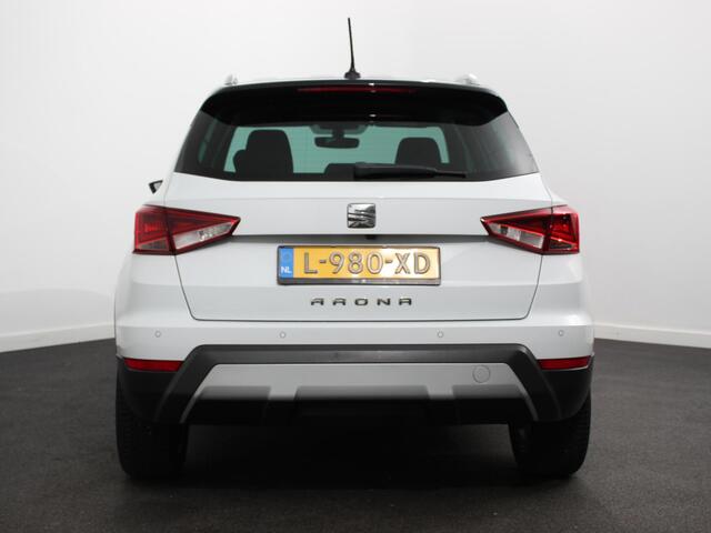 Seat Arona 1.0 TSI 115pk automaat Xcellence Business Intense Navigatie Climate Control Cruise Control Camera Lichtmetalen Velgen Parkeer sensoren Keyless start Stoelverwarming