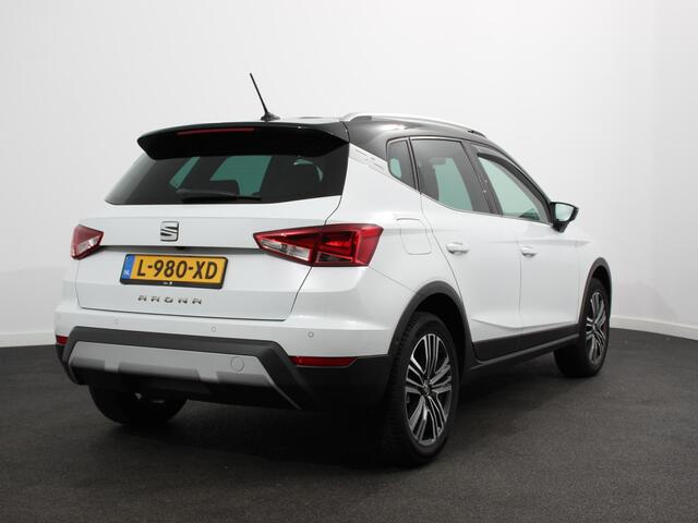 Seat Arona 1.0 TSI 115pk automaat Xcellence Business Intense Navigatie Climate Control Cruise Control Camera Lichtmetalen Velgen Parkeer sensoren Keyless start Stoelverwarming