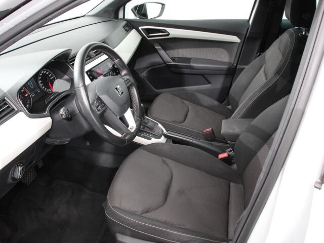 Seat Arona 1.0 TSI 115pk automaat Xcellence Business Intense Navigatie Climate Control Cruise Control Camera Lichtmetalen Velgen Parkeer sensoren Keyless start Stoelverwarming