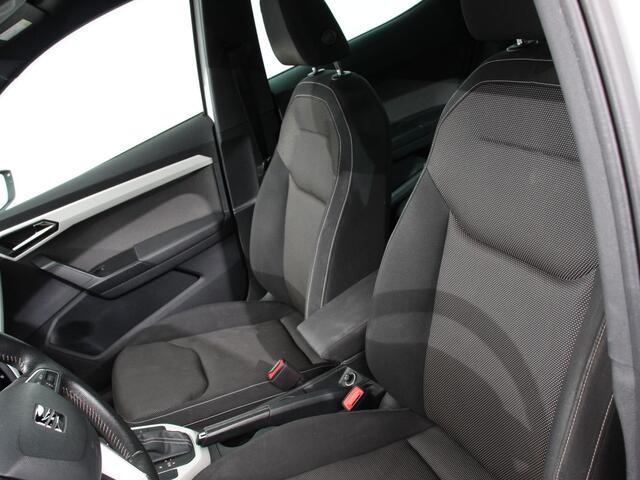 Seat Arona 1.0 TSI 115pk automaat Xcellence Business Intense Navigatie Climate Control Cruise Control Camera Lichtmetalen Velgen Parkeer sensoren Keyless start Stoelverwarming