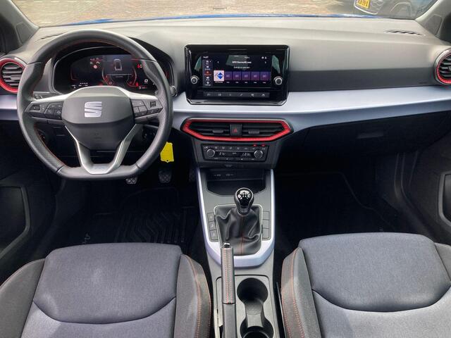 Seat Arona 1.0EcoTSI/95PK FR · Apple/Android Car Play · Clima · LED · Cruise control · Garantie t/m 08-04-2027