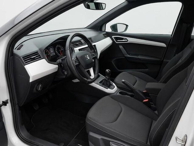Seat Arona 1.0 TSI Xcellence Launch Edition 116pk | Navigatie | Climatronic | 17 inch lichtmetalen velgen | Parkeersensoren achter | Verwarmbare voorstoelen