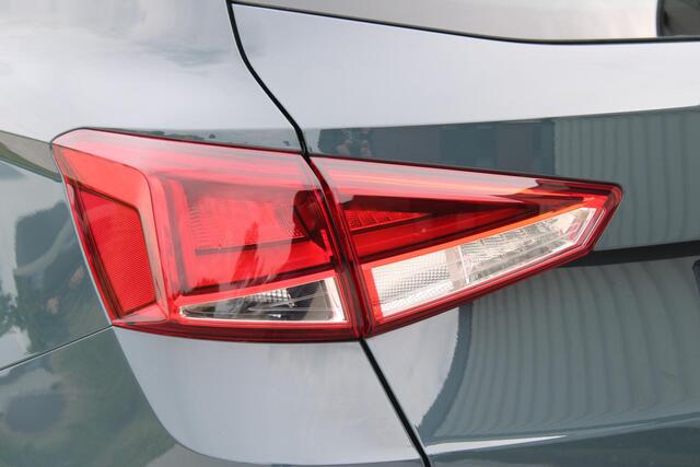 Seat Arona 1.0 EcoTSI FR Business Connect | Incl. 12 maanden garantie | Adaptieve cruise control | Stoelverwarming | Apple carplay/Android auto | DAB radio | Parkeercamera | Dodehoek detectie |