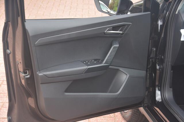Seat Arona 1.0 TSI Style Business Connect | Navigatie | App-connect | LED | Virtual-cockpit | NL auto!! |