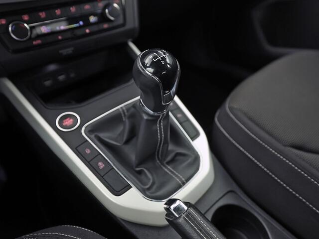 Seat Arona 1.0 TSI Sport (APPLE CARPLAY, GROOT NAVI, CLIMATE, ZWART HEMEL, SPORTSTOELEN, PARKEERSENSOREN, ELEK PAKKET, CRUISE, NIEUWSTAAT)