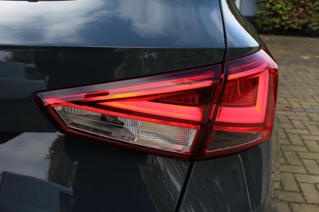 Seat Arona 1.0 EcoTSI FR Business Connect | Incl. 12 maanden garantie | Adaptieve cruise control | Stoelverwarming | Apple carplay/Android auto | DAB radio | Parkeercamera | Dodehoek detectie |