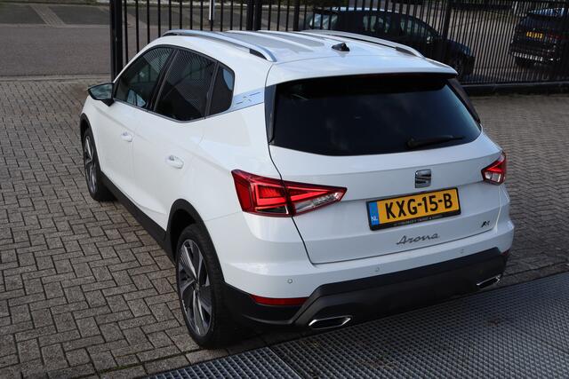 Seat Arona 1.0 EcoTSI FR Apple carplay/Stoelverwarming/Achteruitrijcamera/Navigatie/Digitale teller/Keyless/Climate control/Parkeersensoren
