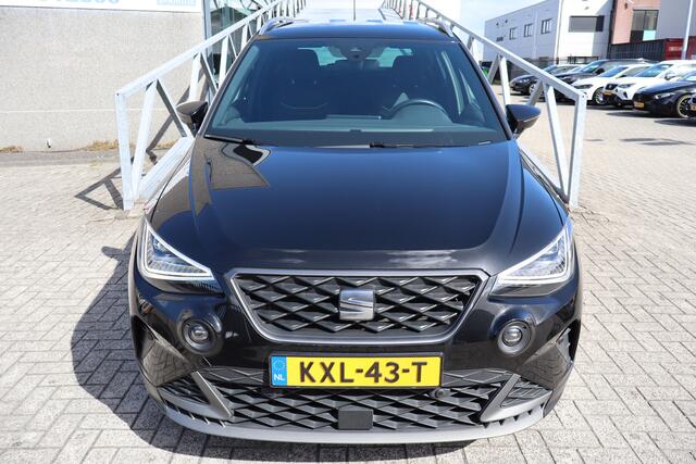 Seat Arona 1.0 EcoTSI FR carplay/Stoelverwarming/Achteruitrijcamera/Navigatie/Digitale teller/Keyless/Climate control/Parkeersensoren