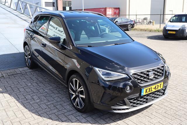 Seat Arona 1.0 EcoTSI FR carplay/Stoelverwarming/Achteruitrijcamera/Navigatie/Digitale teller/Keyless/Climate control/Parkeersensoren