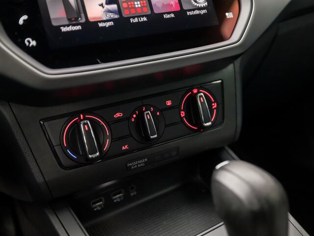 Seat IBIZA 1.0 TSI Sport Automaat (APPLE CARPLAY, CAMERA, ADAPTIVE CRUISE, SPORTSTOELEN, GETINT GLAS, LM VELGEN, PARKEERSENSOREN, NIEUWSTAAT)