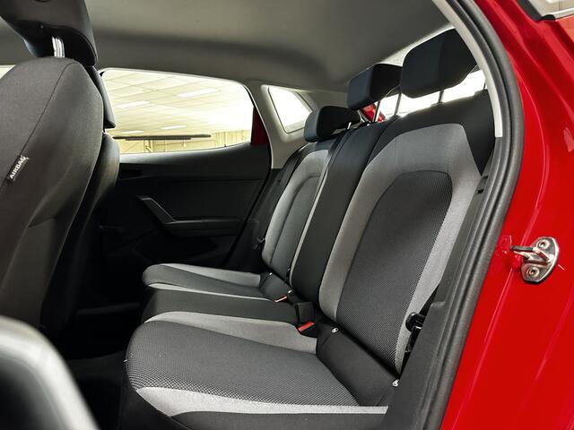 Seat IBIZA 1.0 TSI Style/ Clima/ Cruise/ Elek. pakket/ Isofix/ Bluetooth/ Multi. LEDER. Stuur/ Diml. Auto/ AUX & USB/ Getint glas/ LED Dagrijverl.
