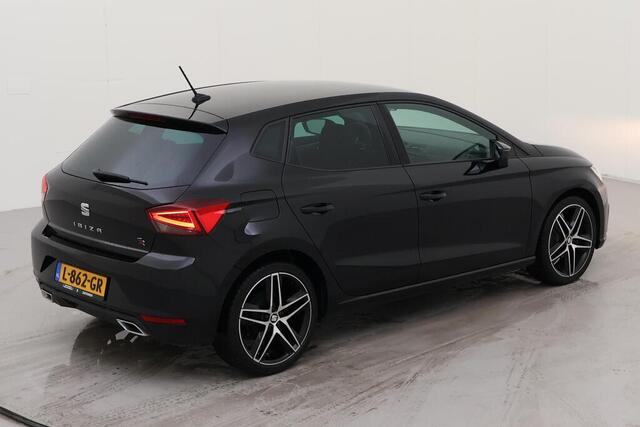 Seat IBIZA 1.0 TSI FR Business Intense / Digitaal dashboard / Navigatie / App connect / Climate controle / Camera / Parkeersensoren V+A / Lichtmetaal 18 inch /