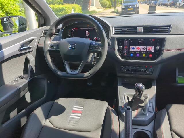 Seat IBIZA 1.0 TSI FR Business Intense / Digitaal dashboard / Navigatie / App connect / Climate controle / Camera / Parkeersensoren V+A / Lichtmetaal 18 inch /