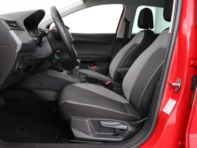 Seat IBIZA 1.0 TSI Style Intens | Carplay | Trekhaak | Navigatie | Climate control | Camera | Cruise control | Parkeerhulp | Bluetooth