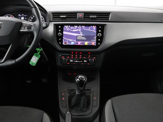 Seat IBIZA 1.0 TSI Style Intens | Carplay | Trekhaak | Navigatie | Climate control | Camera | Cruise control | Parkeerhulp | Bluetooth