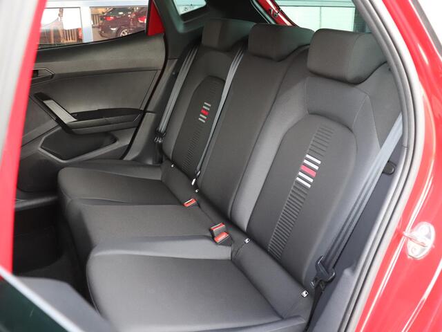 Seat IBIZA 1.0 TSI 95pk FR Business Intense | Achteruitrijcamera | Navigatie | Cruise control | Parkeersensoren | Climate control |