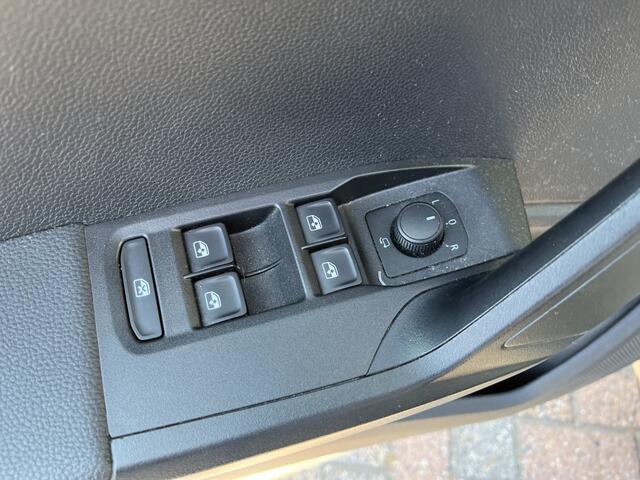 Seat IBIZA 1.0 EcoTSI Style Business Intense / PARK. SENSOREN + CAMERA/ FULL LINK/ DAB RADIO/ CLIMA/ STOEL VERWARM./ LED/ ADAPT. CRUISE/ 15" LMV