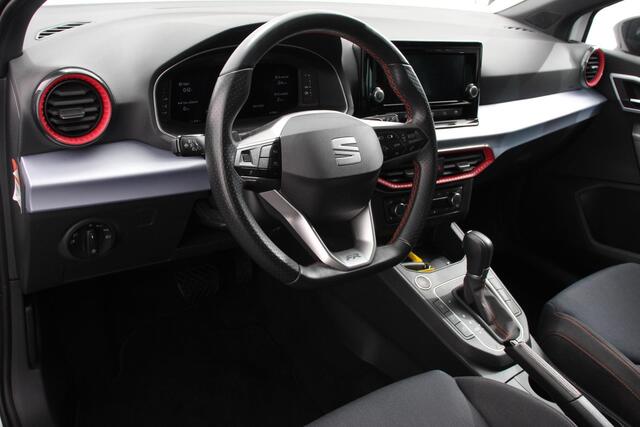 Seat IBIZA 1.0 TSI 110 pk Automaat FR | Navigatie Apple Carplay/Android Auto Adaptive Cruise Control Stoelverwarming Full LED Parkeersensoren Camera Virtual Cockpit Keyless Go