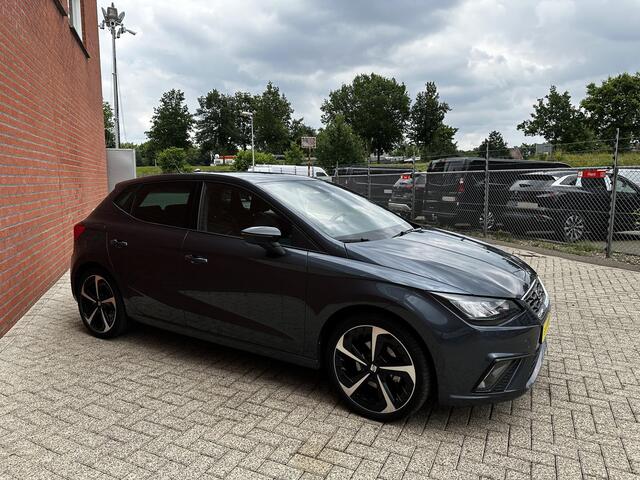 Seat IBIZA 1.0 TSI 110pk DSG FR Navigatie Apple Carplay / Android Auto Parkeersensoren Camera Adaptive Cruise Control Stoelverwarming Ledverlichting Virtual Cockpit Getinte ramen Climate Control
