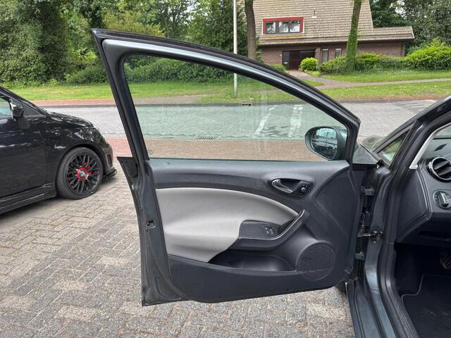Seat IBIZA 1.0 EcoTSI Style Connect Airco/Alu wielen/Navigatie