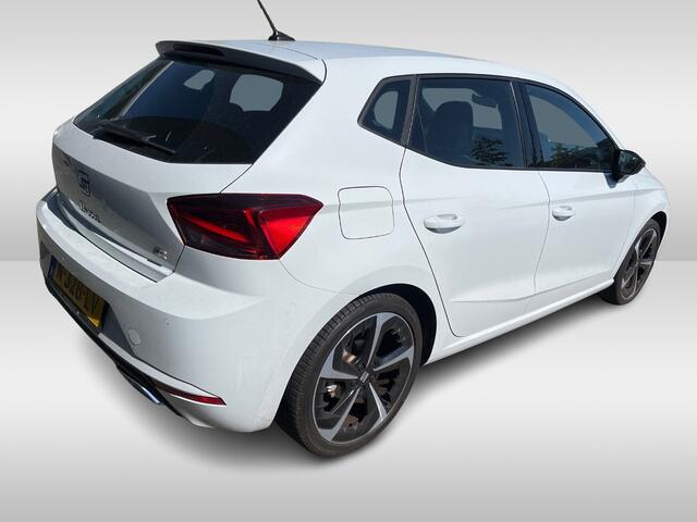 Seat IBIZA 1.0 TSI FR Business Intense Beats DSG Automaat Navigatie / Parkeersensoren / Alcantara / Airco (Clima) / Digitaal dashboard /