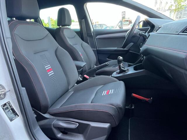 Seat IBIZA 1.0 TSI FR Business Intense / Stoelverwarming / Navi. / 18'' LMV / Full led / Virtual dash. / Camera /