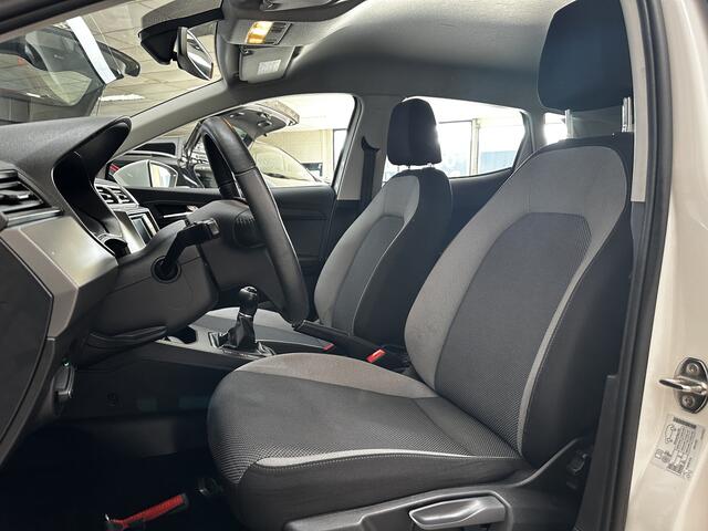 Seat IBIZA 1.0 TSI Style/ Clima/ Cruis/ Elek. pakket/ Isofix/ Bluetooth/ Multi. LEDER. Stuur/ Vermoeidheids herk./ LED Dagrijverl./ Getint glas.