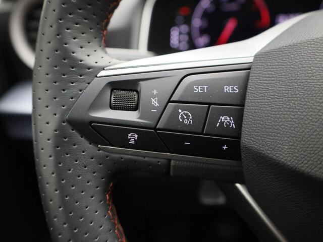 Seat IBIZA 1.0TSI/110PK FR · Navigatie · Camera + Parkeersensoren · Stoelverwarming · Garantie tot april 2026