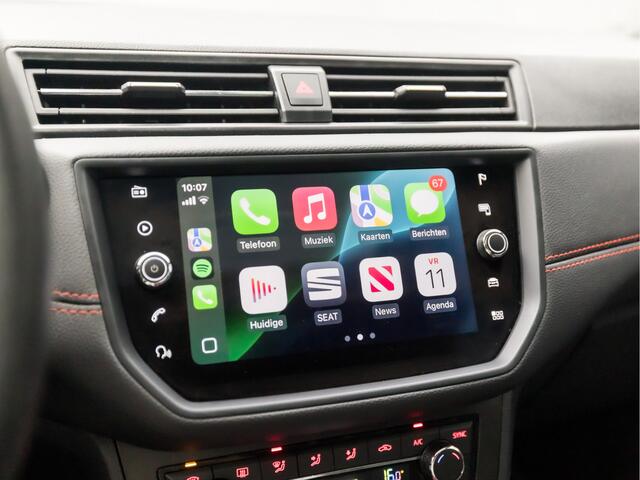 Seat IBIZA 1.0 TSI FR Business Intense (SCHUIFDAK, VIRTUAL COCKPIT, APPLE CARPLAY, GROOT NAVI, CAMERA, SPORTSTOELEN, ADAPTIVE CRUISE, GETINT GLAS, KEYLESS, NIEUWE APK, NIEUWSTAAT)