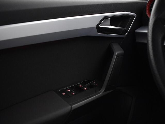 Seat IBIZA 1.5 Tsi 150pk DSG Sport · Apple/Android Car Play · P-Sensoren · Cruise Control · DAB · Climatronic · 17'' Inch ·