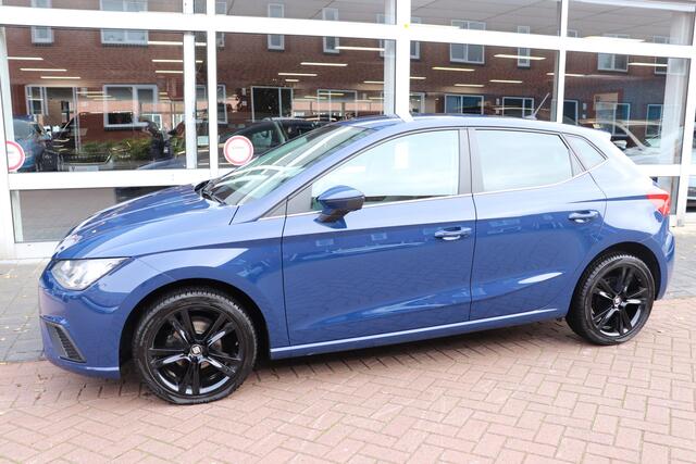 Seat IBIZA 1.0 TSI Style Business Intense. Navigatie, sportieve achterbumper, zwarte 17"lm velgen.