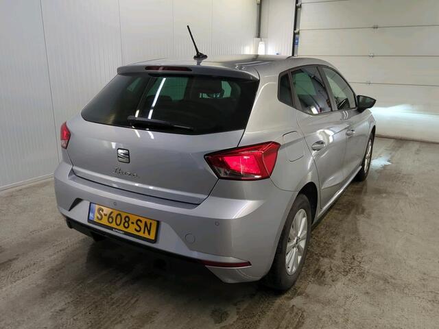 Seat IBIZA 1.0 EcoTSI Style Business Connect Navigatie Apple Carplay/Android Auto Parkeersensoren Cruise Control Stoelverwarming Virtual Cockpit Lichtmetalen velgen Climate Control