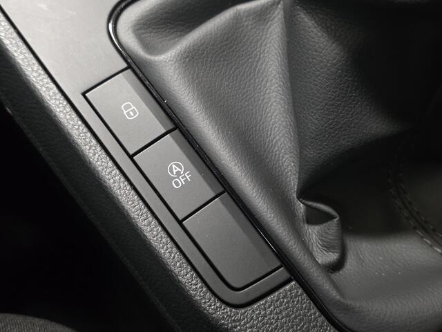 Seat IBIZA 1.0 TSI Style/ Clima/ Cruise/ Elek. pakket/ Isofix/ Bluetooth/ Multi. LEDER. Stuur/ Dagrijverl./ PDC/ Getint glas/ Metallic lak.